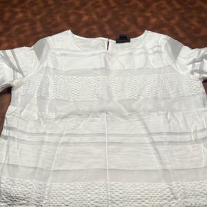 Liz Claiborne pull over ladies blouse